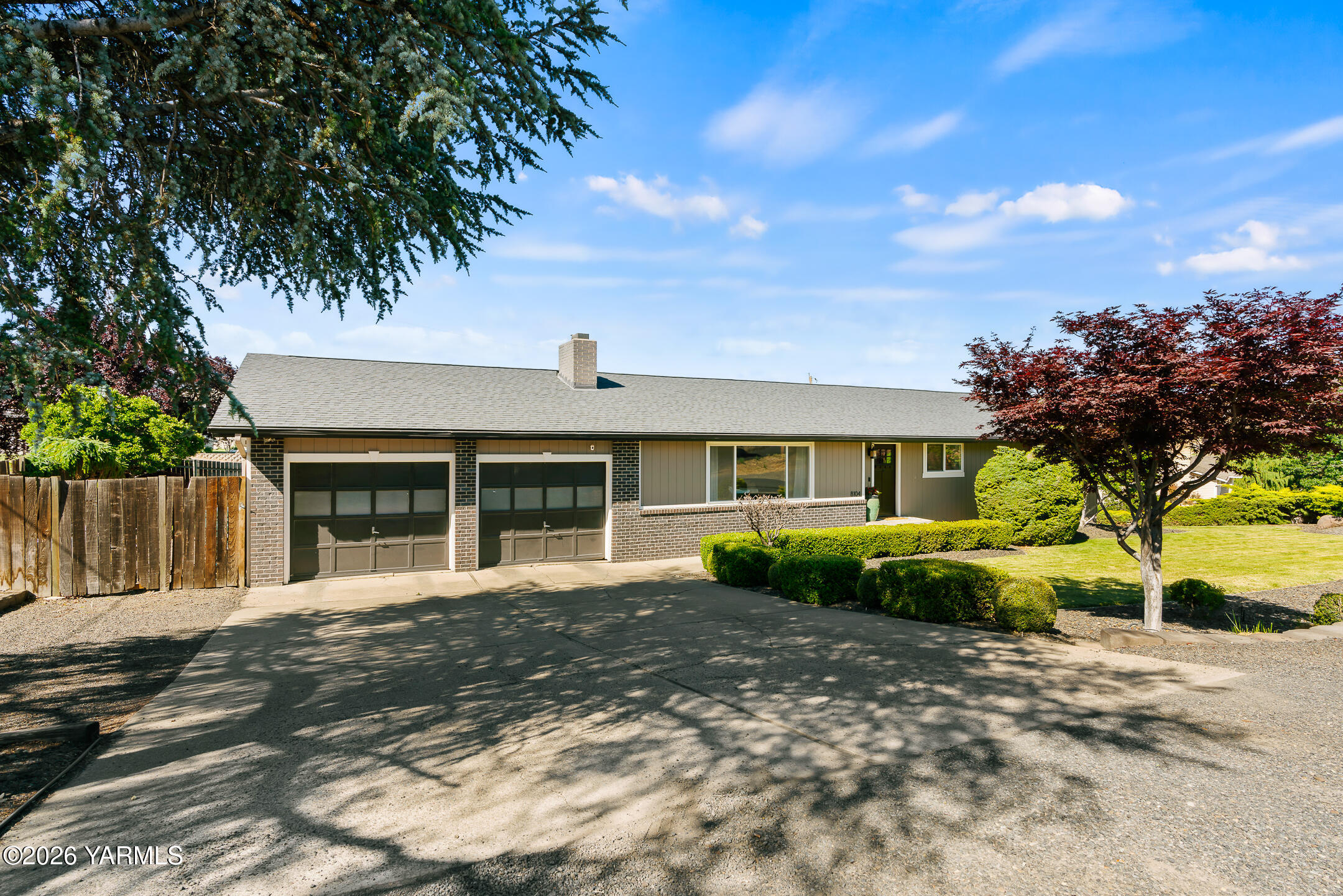 8104 Viewcrest Way Yakima, WA 98908 - Photo 2 of 35 Front