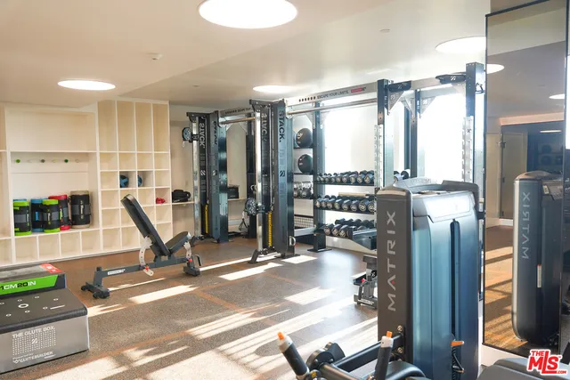 $2,301 | 200 Mesnager Street, Unit 640, Los Angeles, CA 90012