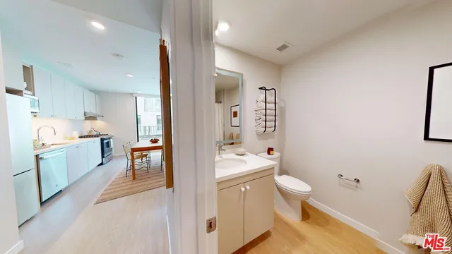 $2,301 | 200 Mesnager Street, Unit 640, Los Angeles, CA 90012