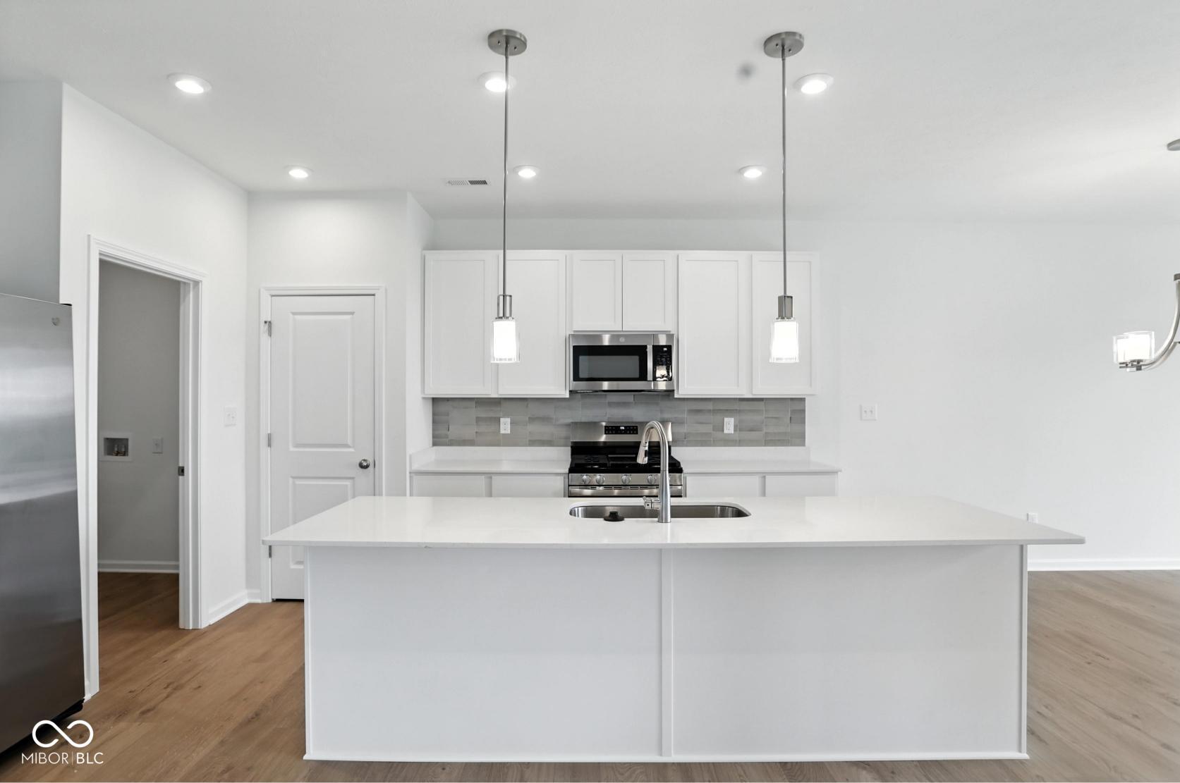 2017 Frost Line Lane Greenfield, IN 46140 - Photo 9 of 34