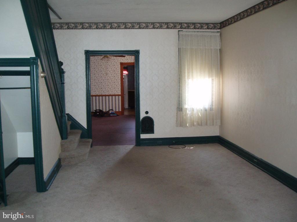 328 Chestnut Street Lebanon, PA 17042 - Photo 3 of 10 Gallery Image 3