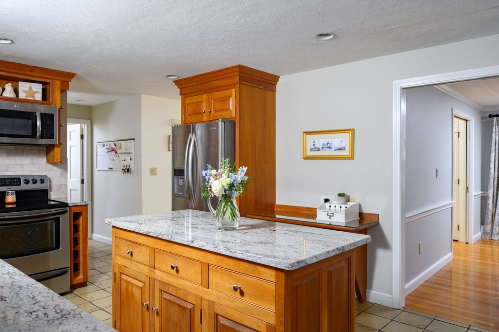 37 Higgins Road Kingston, MA 02364 - Photo 11 of 40 Gallery Image 11