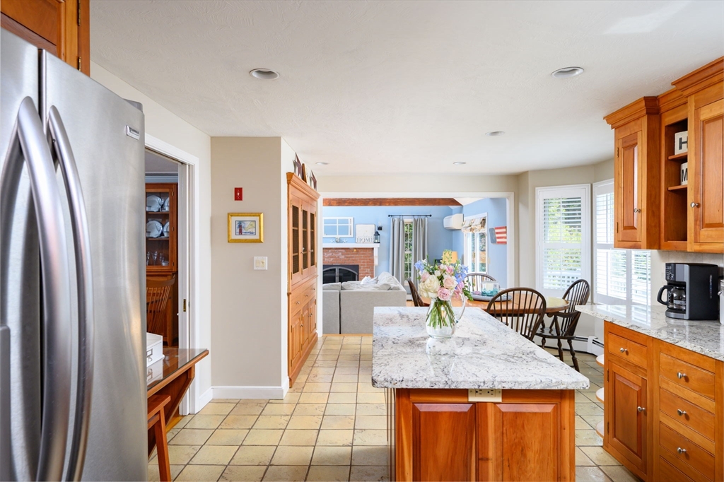 37 Higgins Road Kingston, MA 02364 - Photo 7 of 40 Gallery Image 7