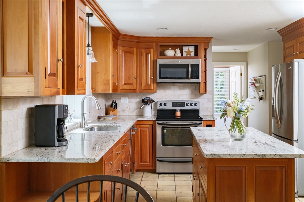 37 Higgins Road Kingston, MA 02364 - Photo 10 of 40 Gallery Image 10