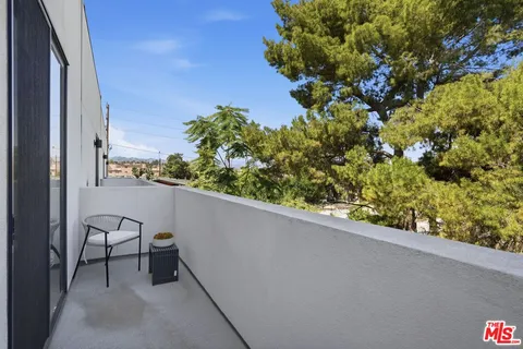 $995,000 | 3306 Aria Lane, Los Angeles, CA 90034