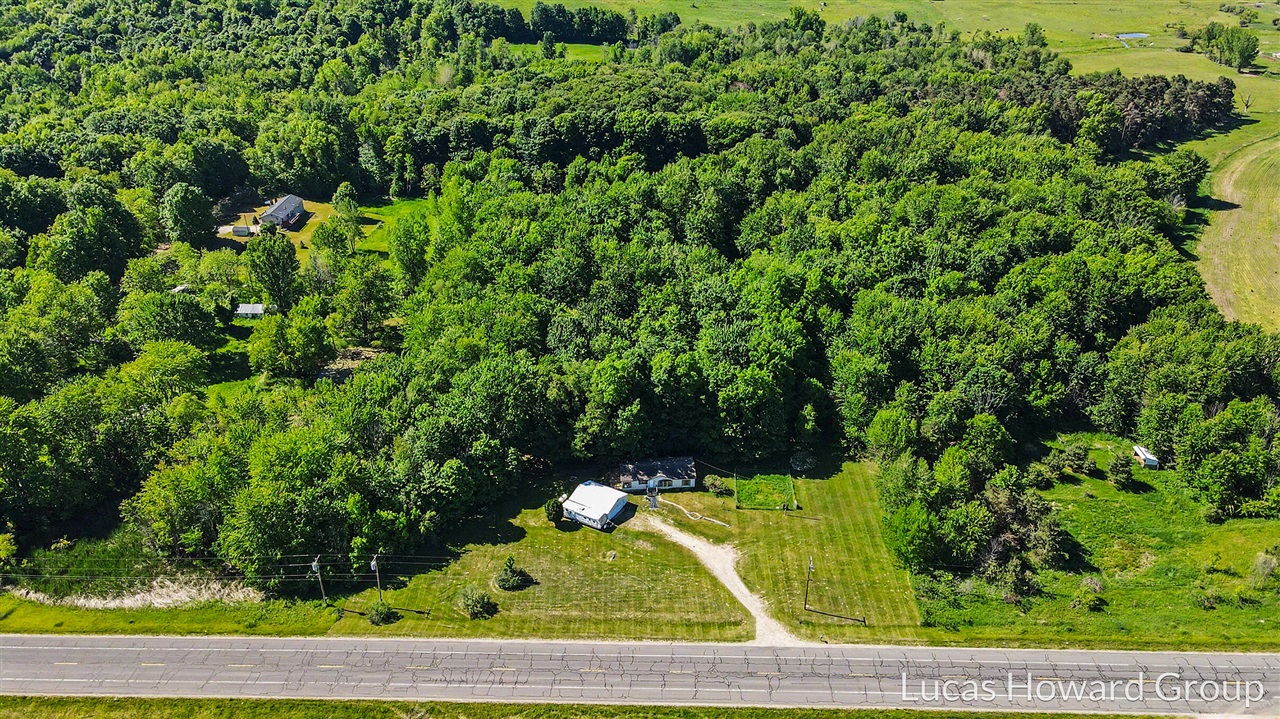 6088 West 1 Mile Road Fremont, MI 49412 - Photo 2 of 32