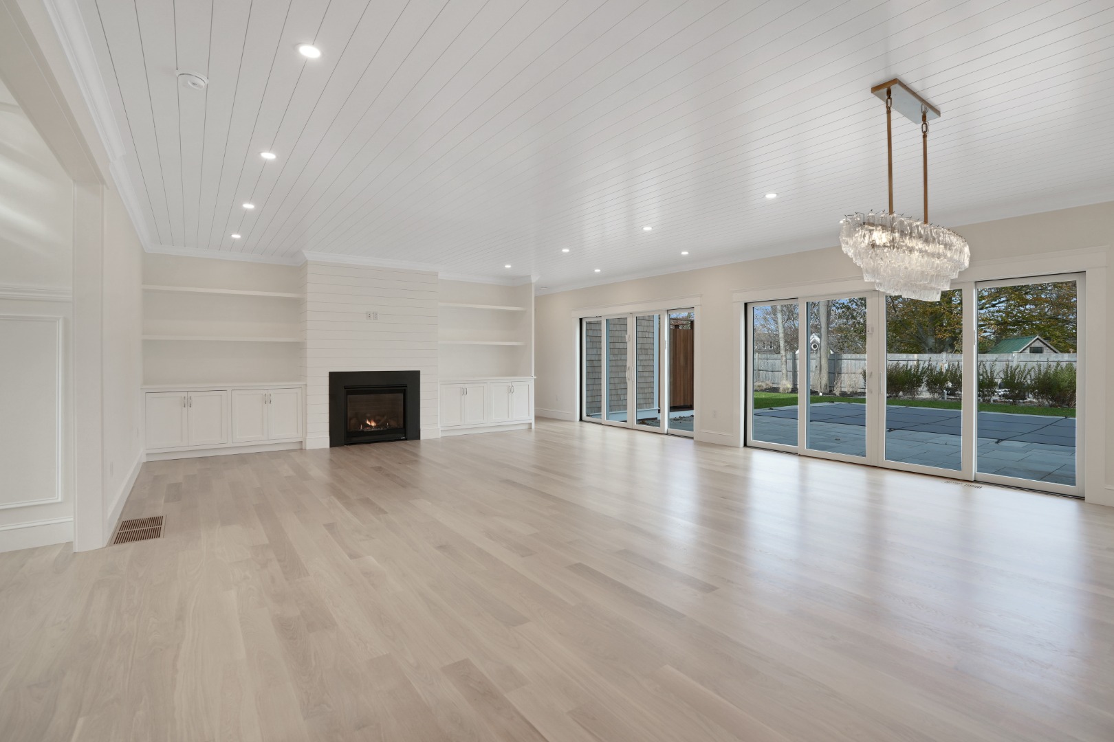23 Pinehurst Road Edgartown, MA 02539 - Photo 20 of 57 Great room with gas fireplace