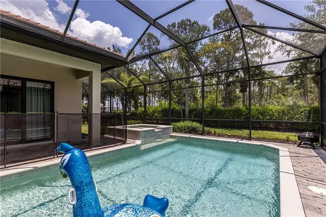 $1,099,000 | 7307 Acorn Way, Naples, FL 34119