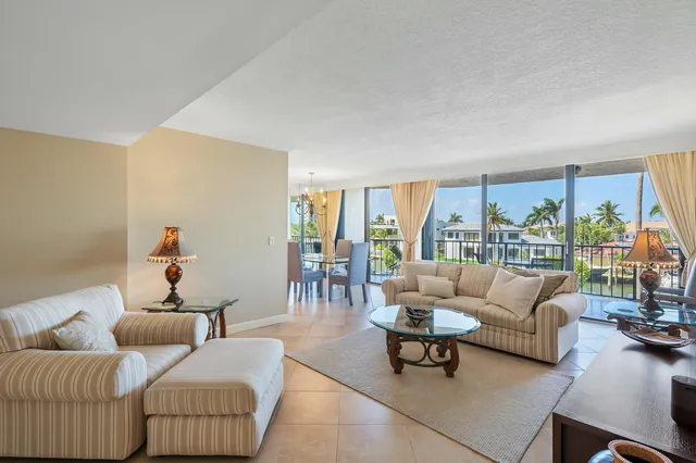 $5,800 | 899 Jeffery Street, Unit 310, Boca Raton, FL 33487