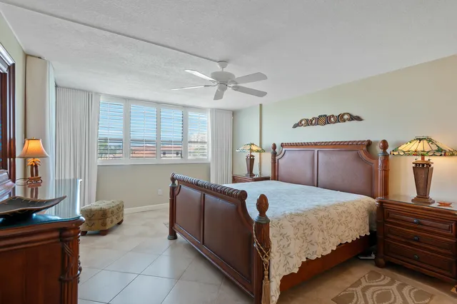 $5,800 | 899 Jeffery Street, Unit 310, Boca Raton, FL 33487
