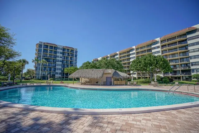 $5,800 | 899 Jeffery Street, Unit 310, Boca Raton, FL 33487