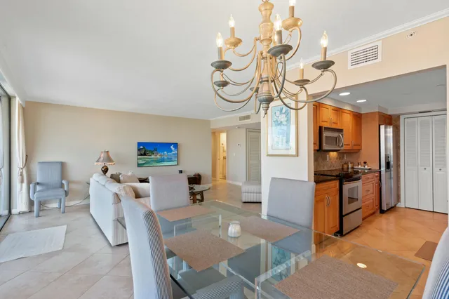 $5,800 | 899 Jeffery Street, Unit 310, Boca Raton, FL 33487