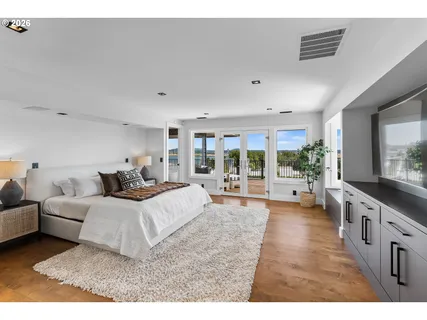 $3,995,000 | 8015 Southeast Evergreen Highway, Vancouver, WA 98664