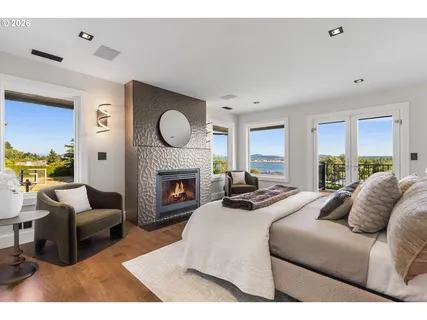 $3,995,000 | 8015 Southeast Evergreen Highway, Vancouver, WA 98664