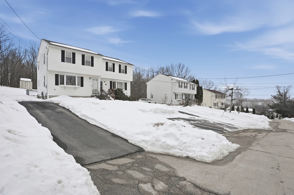 20 Bolton Street Worcester, MA 01604 - Photo 27 of 33 Gallery Image 27