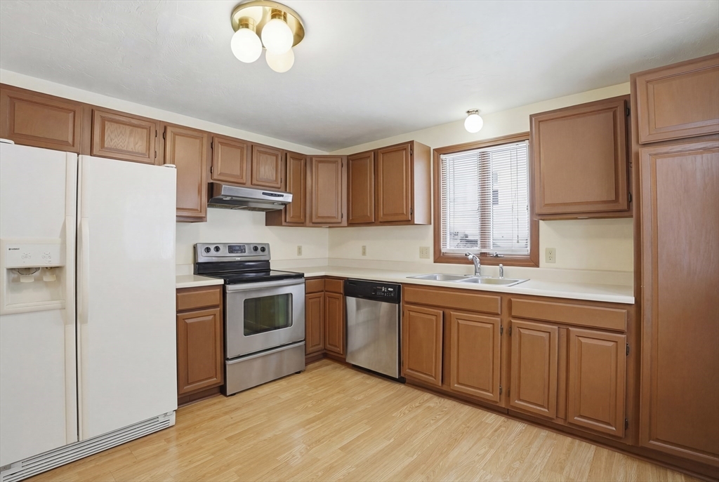 20 Bolton Street Worcester, MA 01604 - Photo 8 of 33 Gallery Image 8