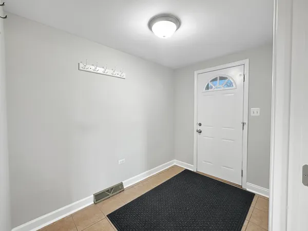 $1,650 | 3135 Chicago Road, Unit 2, Steger, IL 60475