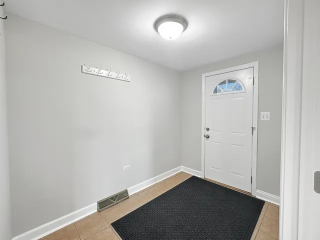 $1,900 | 3135 Chicago Road, Unit 2, Steger, IL 60475