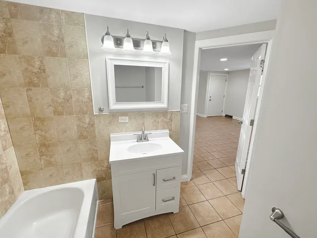 $1,900 | 3135 Chicago Road, Unit 2, Steger, IL 60475