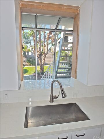 $1,070,000 | 2711 East 1st Street, Long Beach, CA 90803