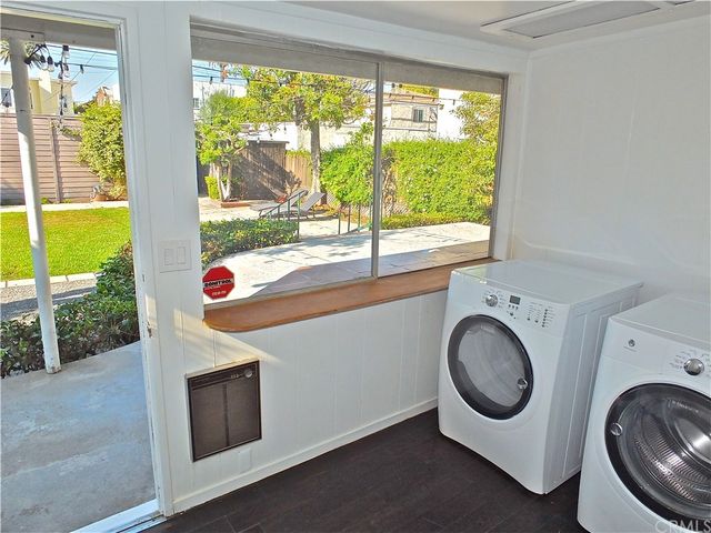 $1,070,000 | 2711 East 1st Street, Long Beach, CA 90803