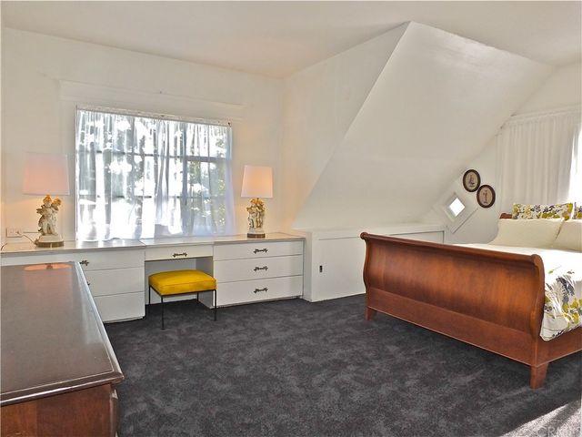 $1,070,000 | 2711 East 1st Street, Long Beach, CA 90803