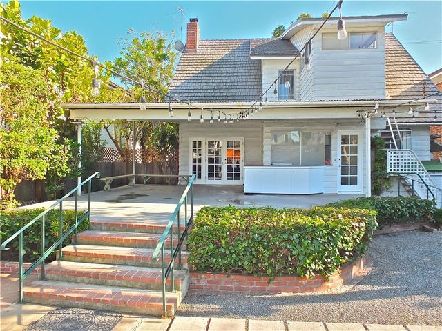 $1,070,000 | 2711 East 1st Street, Long Beach, CA 90803