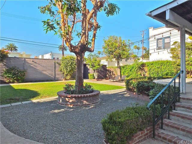 $1,070,000 | 2711 East 1st Street, Long Beach, CA 90803