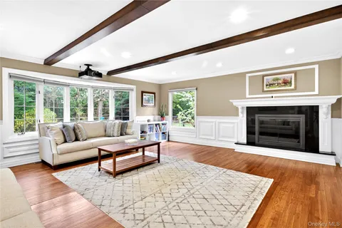 $2,498,000 | 58 Hummingbird Drive, East Hills, NY 11576