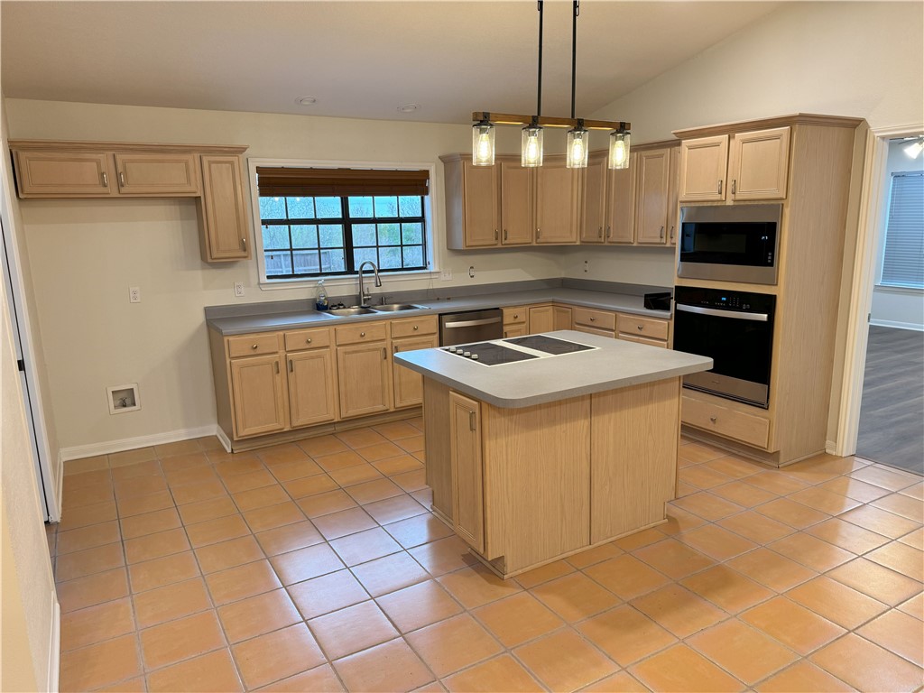 136 Lk Vw Terrace Three Rivers, TX 78071 - Photo 3 of 14 Gallery Image 3