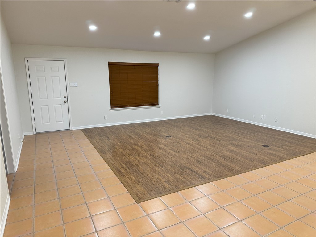 136 Lk Vw Terrace Three Rivers, TX 78071 - Photo 5 of 14 Gallery Image 5
