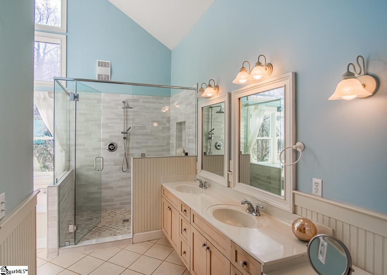 8 Dawson Road Greenville, SC 29609 - Photo 18 of 50