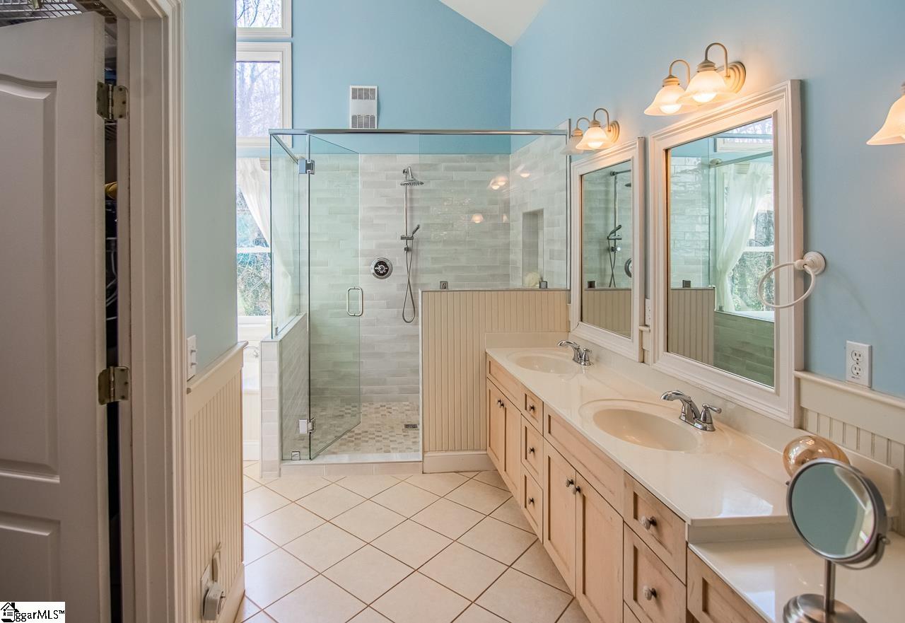 8 Dawson Road Greenville, SC 29609 - Photo 21 of 50