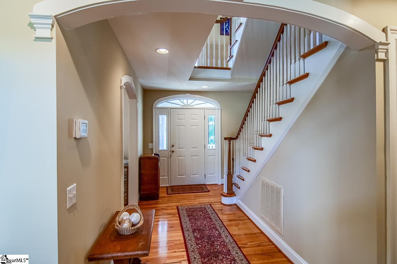 8 Dawson Road Greenville, SC 29609 - Photo 4 of 50