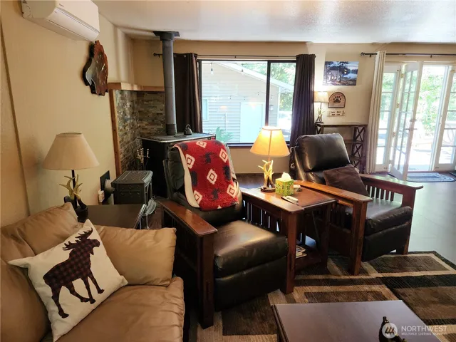 $1,800 | 221 Mt Seattle Way, Hoodsport, WA 98548