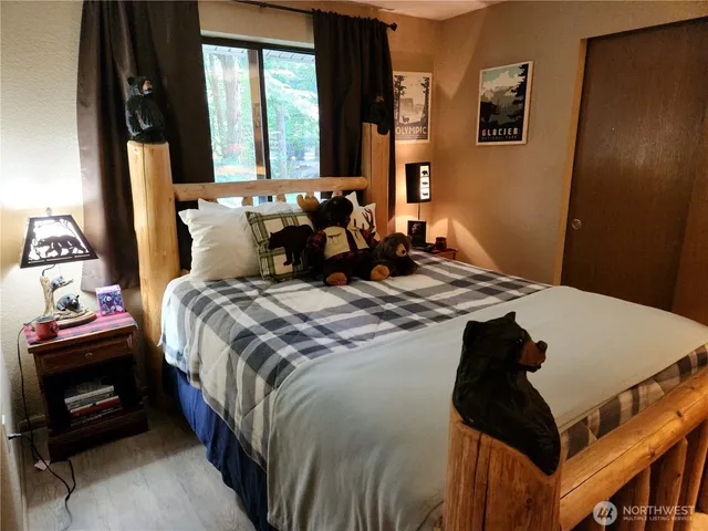 $1,800 | 221 Mt Seattle Way, Hoodsport, WA 98548