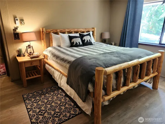 $1,800 | 221 Mt Seattle Way, Hoodsport, WA 98548