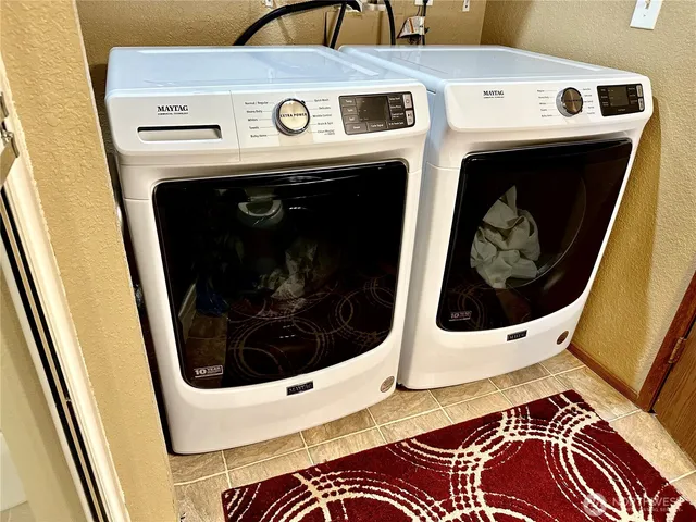 $1,800 | 221 Mt Seattle Way, Hoodsport, WA 98548