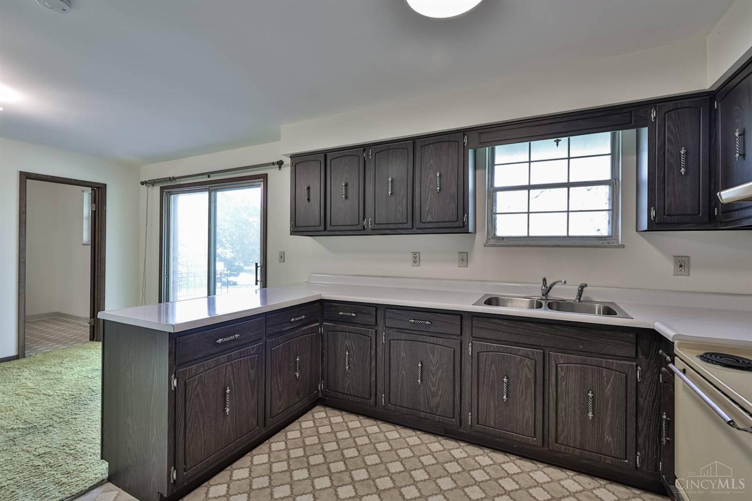 6314 Dry Ridge Road Cincinnati, OH 45252 - Photo 12 of 32 Gallery Image 12