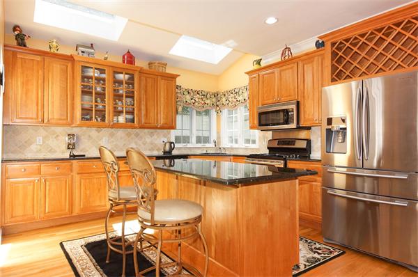 81 Little Pond Road Northborough, MA 01532 - Photo 3 of 30 Gallery Image 3