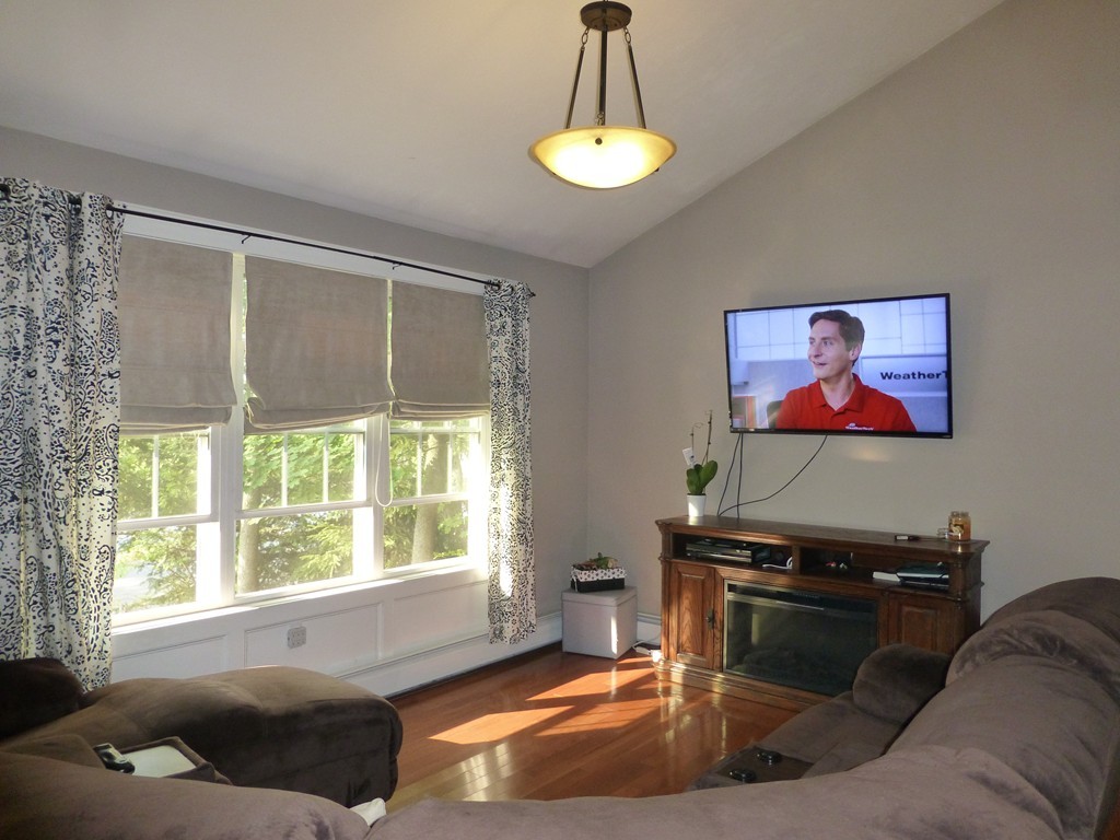 16 Butler Street Worcester, MA 01607 - Photo 4 of 29 Gallery Image 4