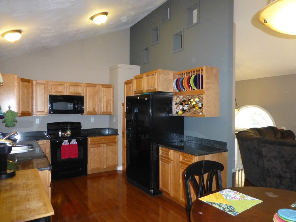 16 Butler Street Worcester, MA 01607 - Photo 8 of 29 Gallery Image 8