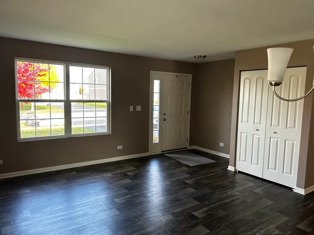 $399,900 | 895 Timber Lake Drive, Antioch, IL 60002