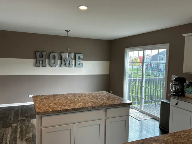 $399,900 | 895 Timber Lake Drive, Antioch, IL 60002