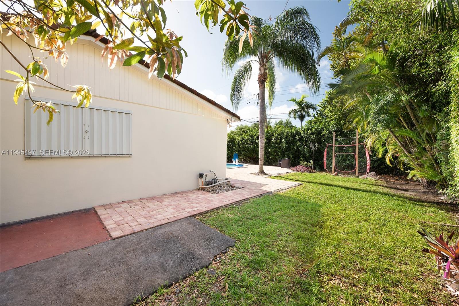9370 Southwest 82nd Street Miami, FL 33173 - Photo 28 of 37