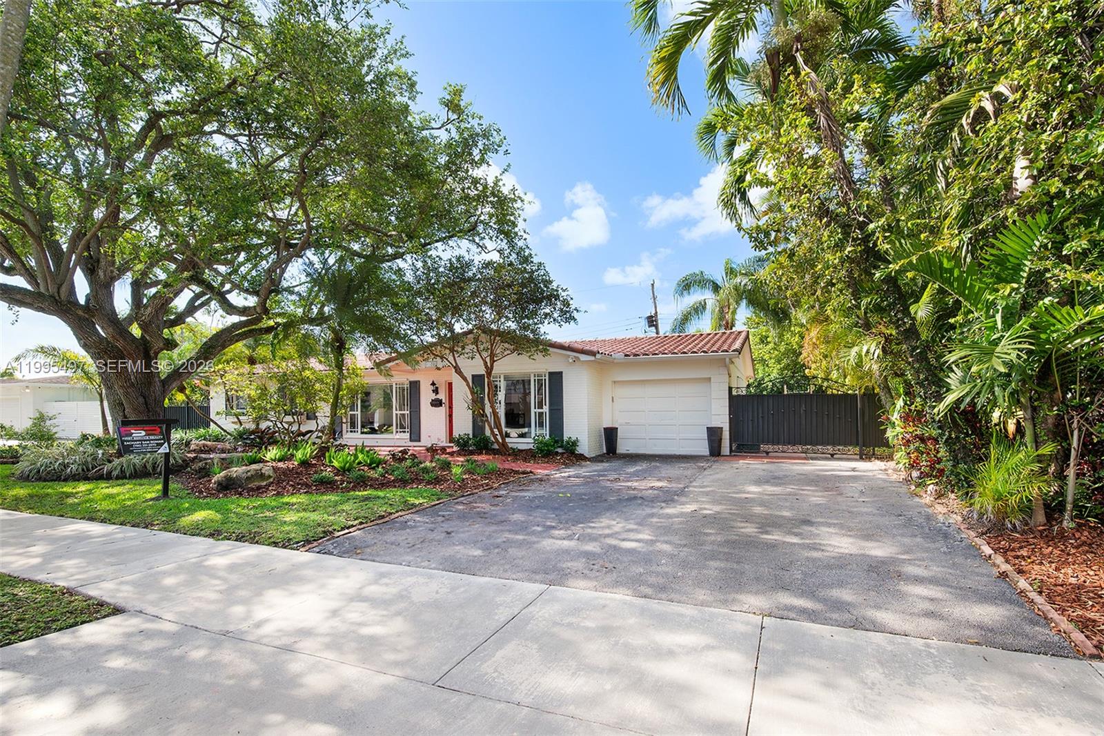 9370 Southwest 82nd Street Miami, FL 33173 - Photo 3 of 37