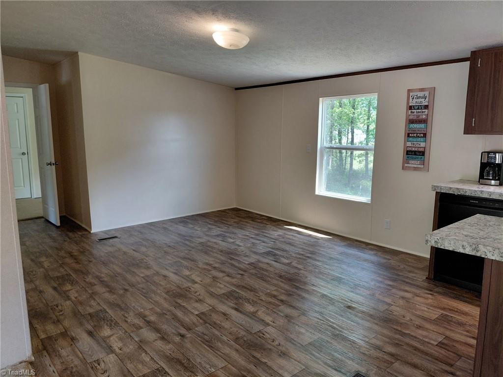 127 Ring Pl Road Mount Airy, NC 27030 - Photo 7 of 25 Gallery Image 7