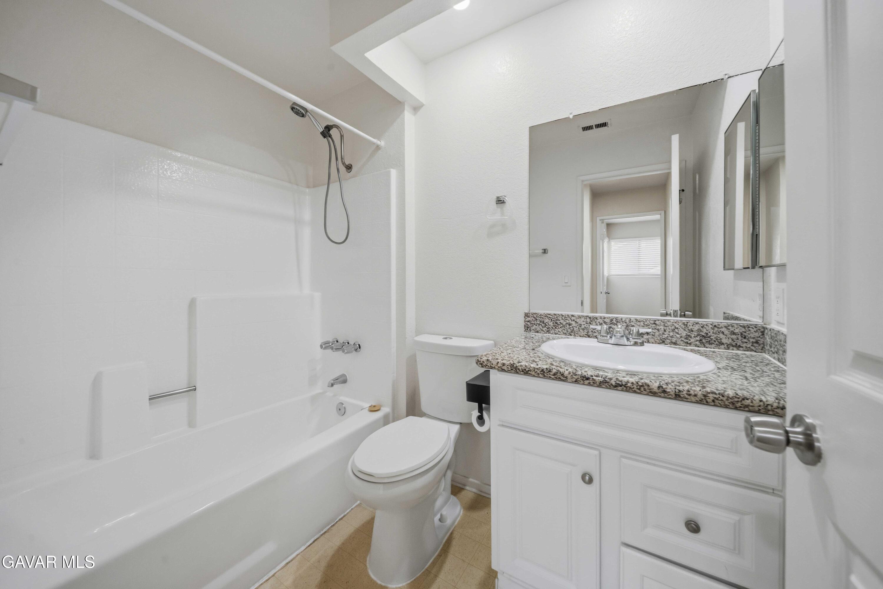 43753 Rialto Drive Lancaster, CA 93535 - Photo 22 of 38 43753 Rialto Dr Lancaster-24