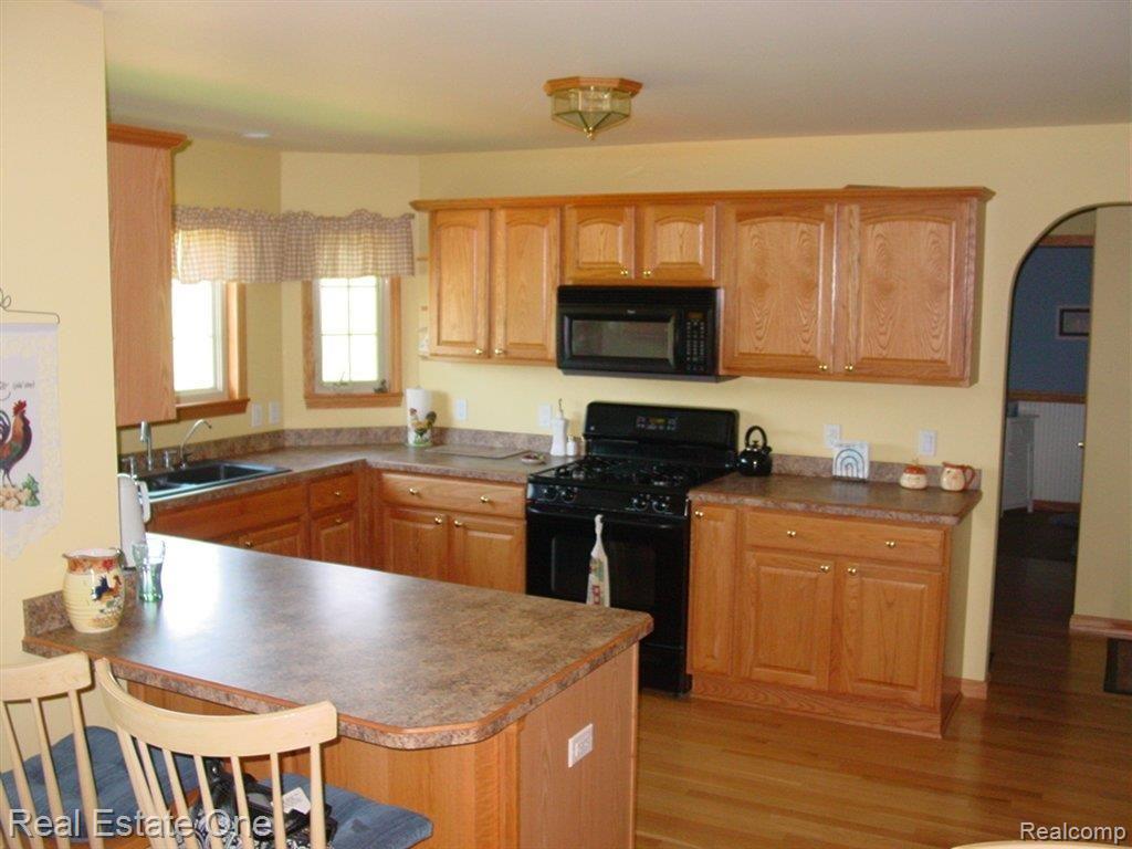 673 State Park Road Ortonville, MI 48462 - Photo 2 of 22 KITCHEN