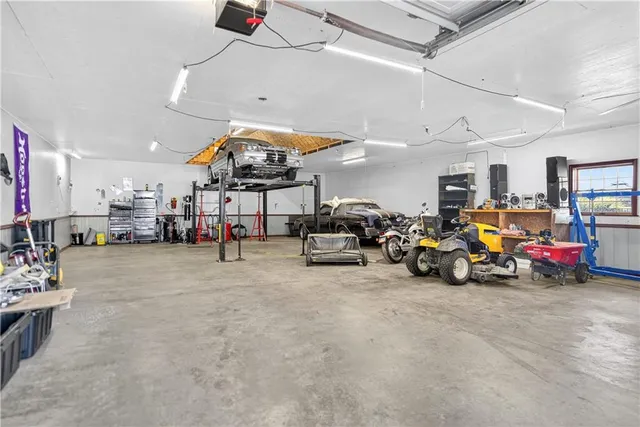 a view of a garage